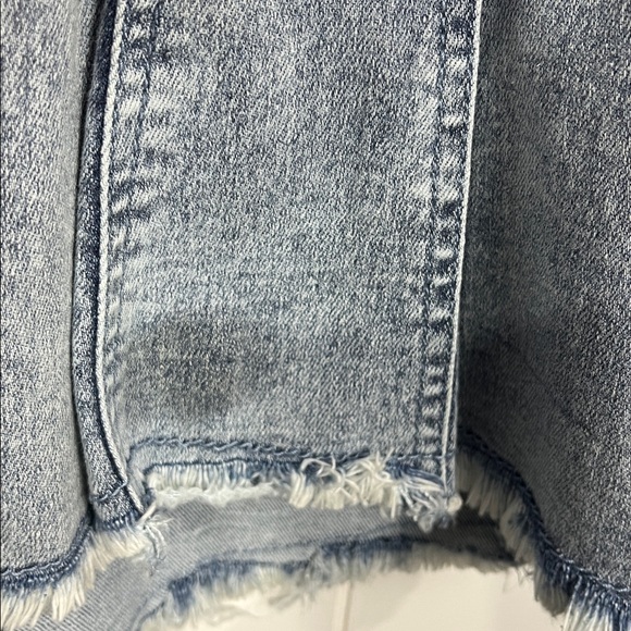 Venus Womens Jean Jacket 12 Light Wash Button Down Pleated Back Raw Edge Trendy - Picture 9 of 14